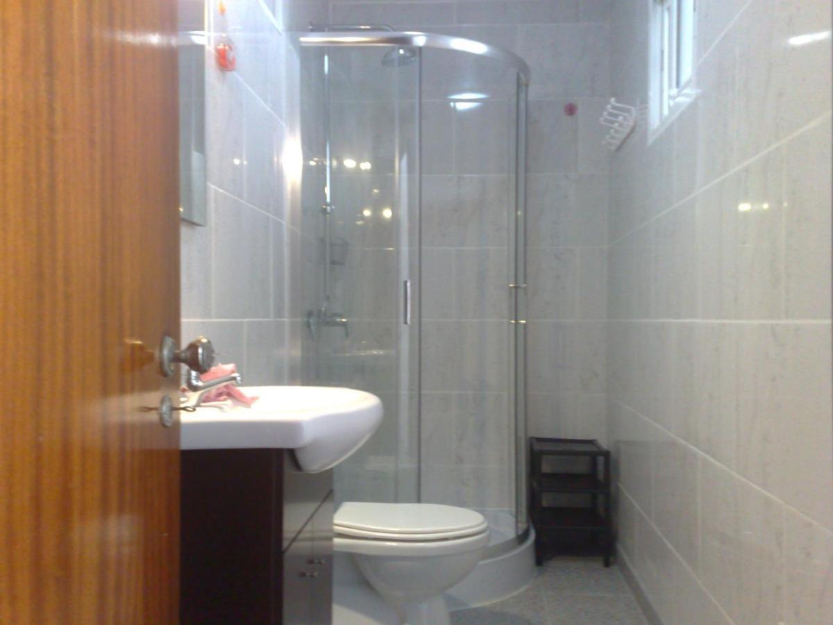 Room Villa Ribeiro Pilgrims Way To Santiago Bike A Garage For Marinhas Esposende Exterior foto